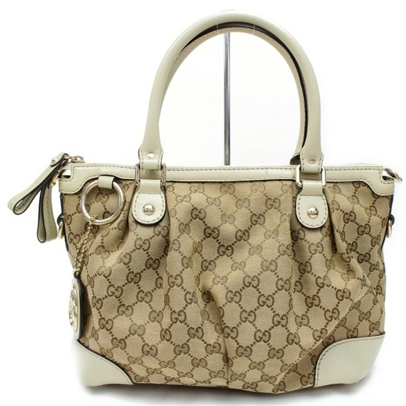 Gucci Handbags - 💯% Authentic Gucci Hand Bag Sukey